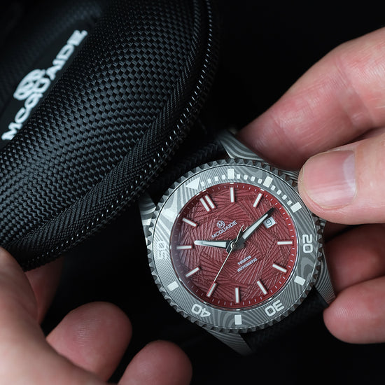 The unboxing of the McQuaide Q1 Crimson
